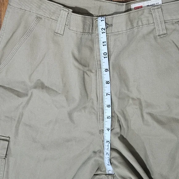 Wrangler Five Star Heritage Relaxed Fit cargo pants with fleece lining for men - Picture 12 of 16